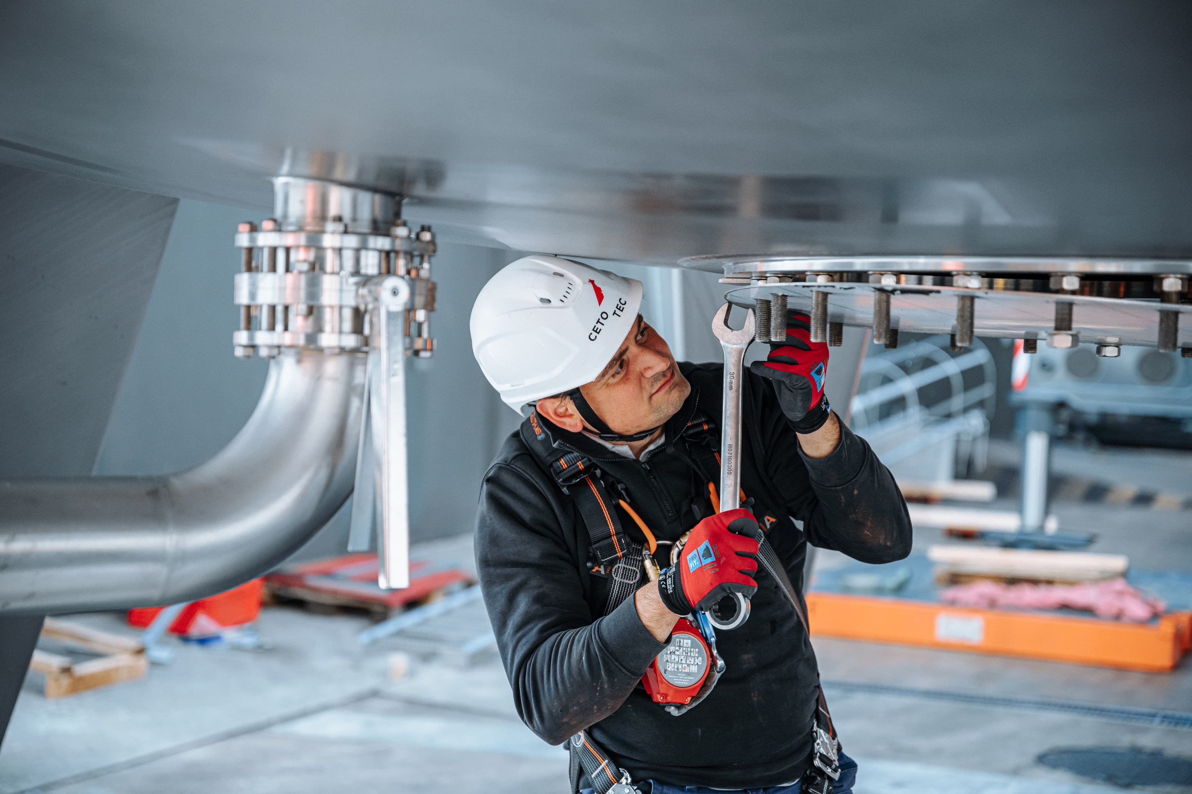 Person maintaining a sustainable fermenter